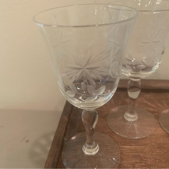 Four VTG Etched Floral Crystal Sherry Glasses - Picture 6 of 6